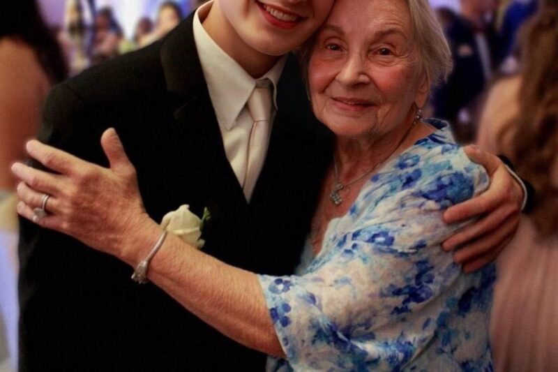 Pozvala som svoju babičku na moju stužkovú – všetci sa smiali, preto som párty zastavila a prehovorila