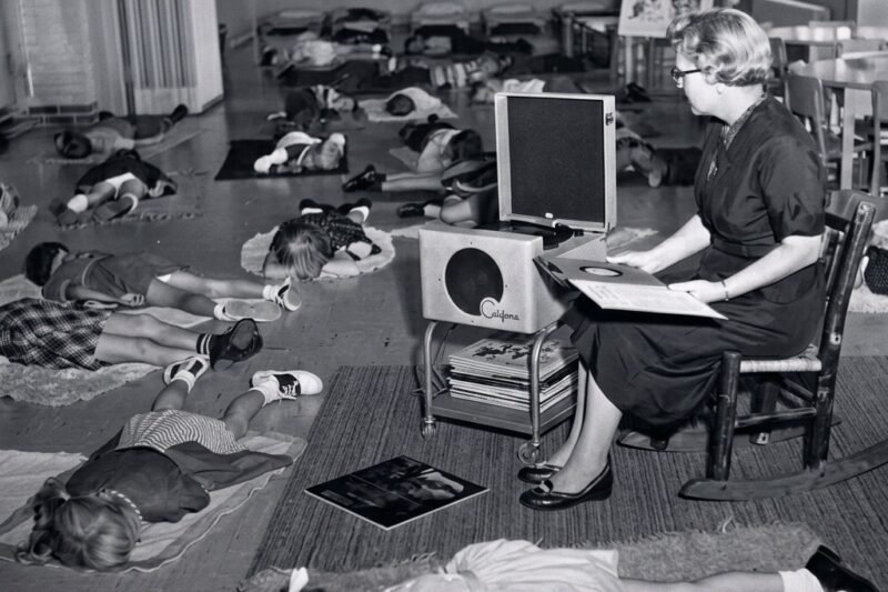 Zabudnuté umenie ničnerobenia: Prečo sme zo škôlok vyhostili ticho a nahradili ho neúprosným výkonom, hoci veda varuje, že tým kradneme našim deťom nielen zdravý vývoj, ale aj samotnú schopnosť učiť sa a rásť?