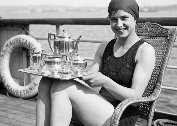 „Z kufra auta v márnici až na vrchol olympijského pódia: Neuveriteľný príbeh Betty Robinsonovej, prvej zlatej šprintérky histórie, ktorú vyhlásili za mŕtvu, no ona sa vrátila, aby prepísala hranice nemožného a šokovala celý svet.“