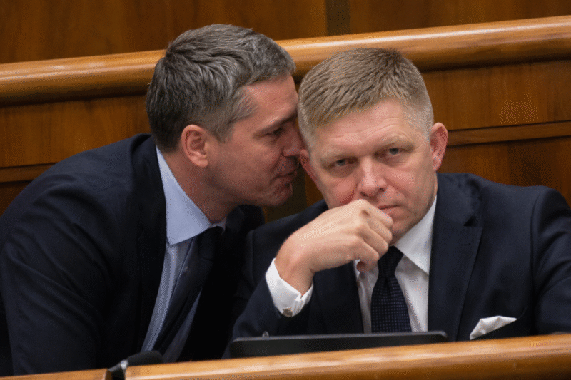 TAJNÉ ROKOVANIA V PARLAMENTE?