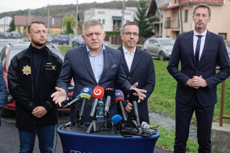 🚨 FICOVI TLIESKA CELÝ SVET! Slovenský premiér spôsobil obrovský rozruch! To, čo mu predviedol dav ľudí, ho dojalo až k slzám… 😱 — SUBALL